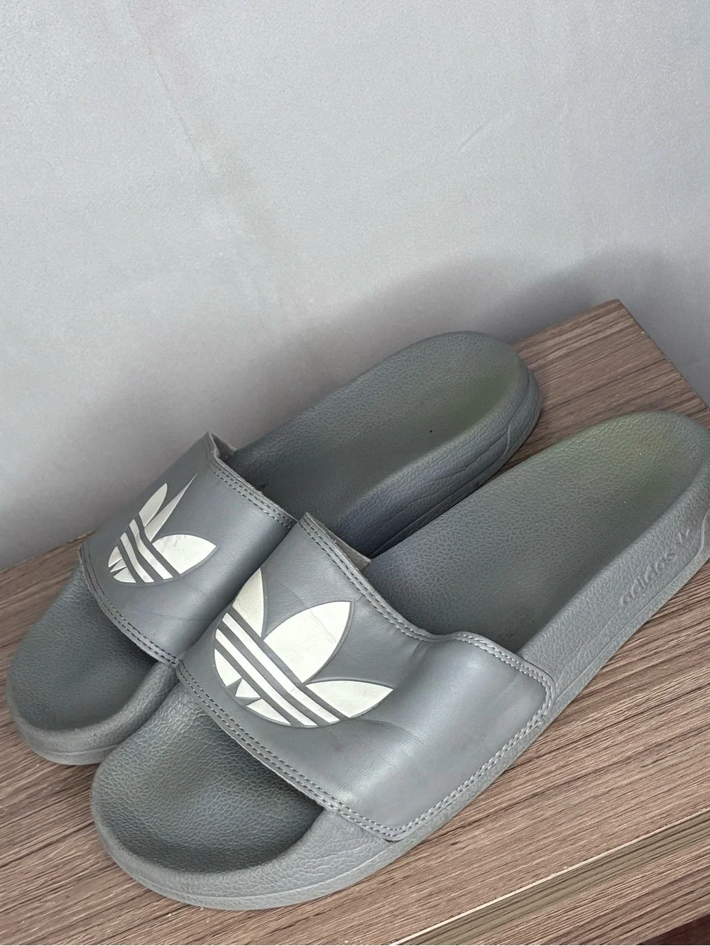 🐼 3/$25 GUC Adidas Trefoil Grey Slide Sandals M 8/W 10